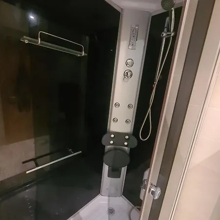 In Costa With Spa, Jacuzzi Apartment *