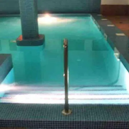 In Costa With Spa, Jacuzzi